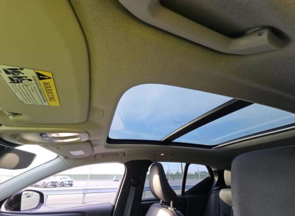 Used 2025 Volvo XC40 B5 Plus image 20