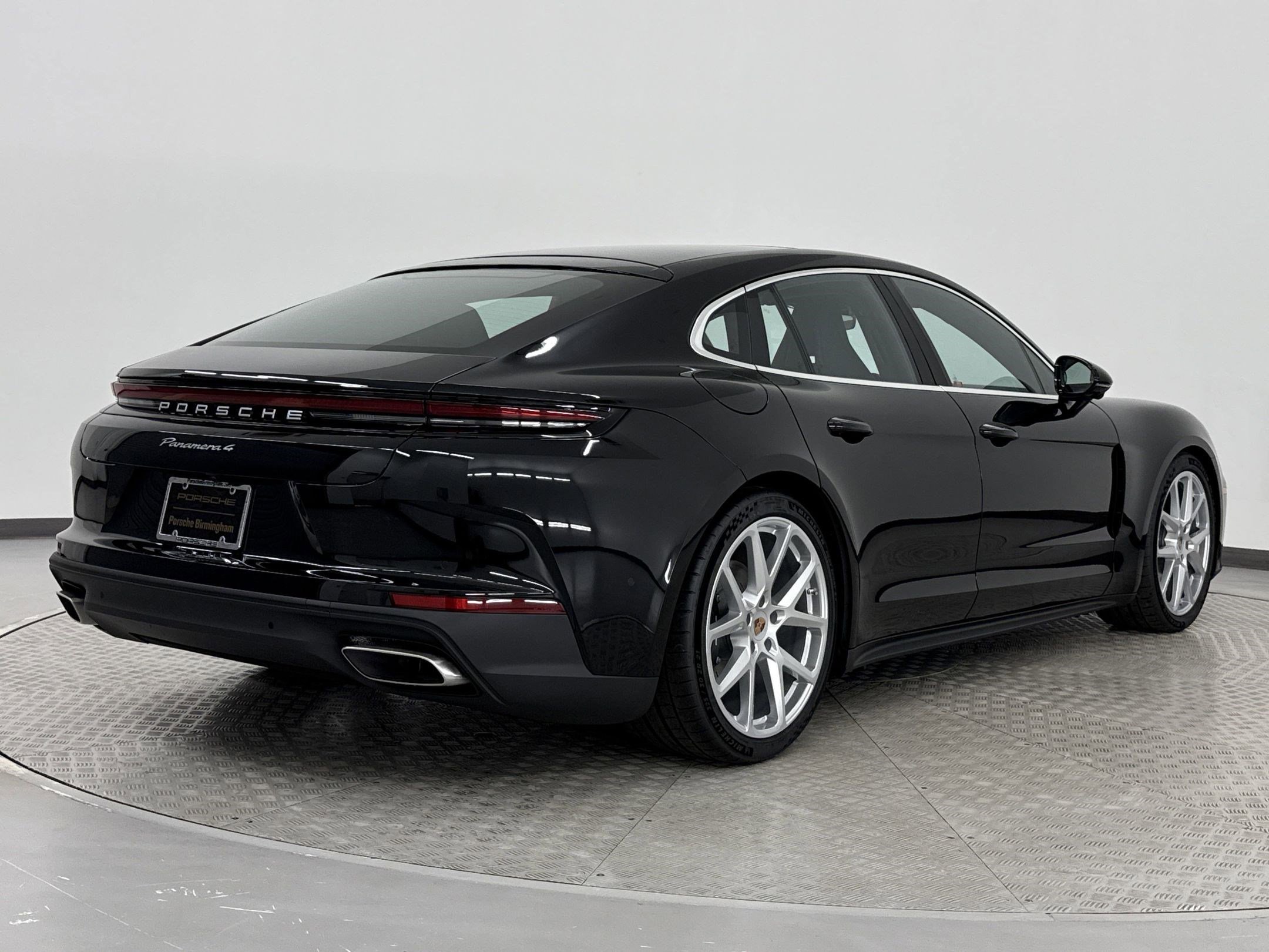 New 2025 Porsche Panamera 4 image 9