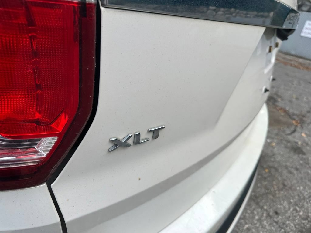 Used 2017 Ford Explorer XLT w/ Equipment Group 202A FWD image 23