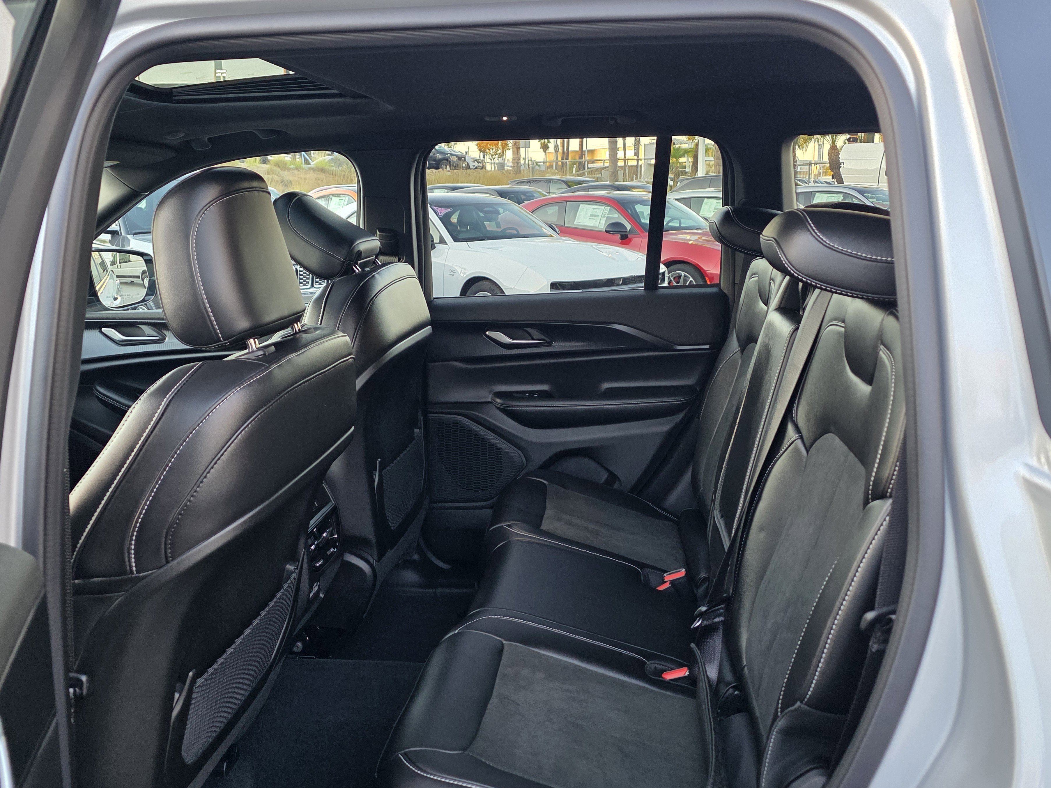 New 2025 Jeep Grand Cherokee Altitude RWD image 18