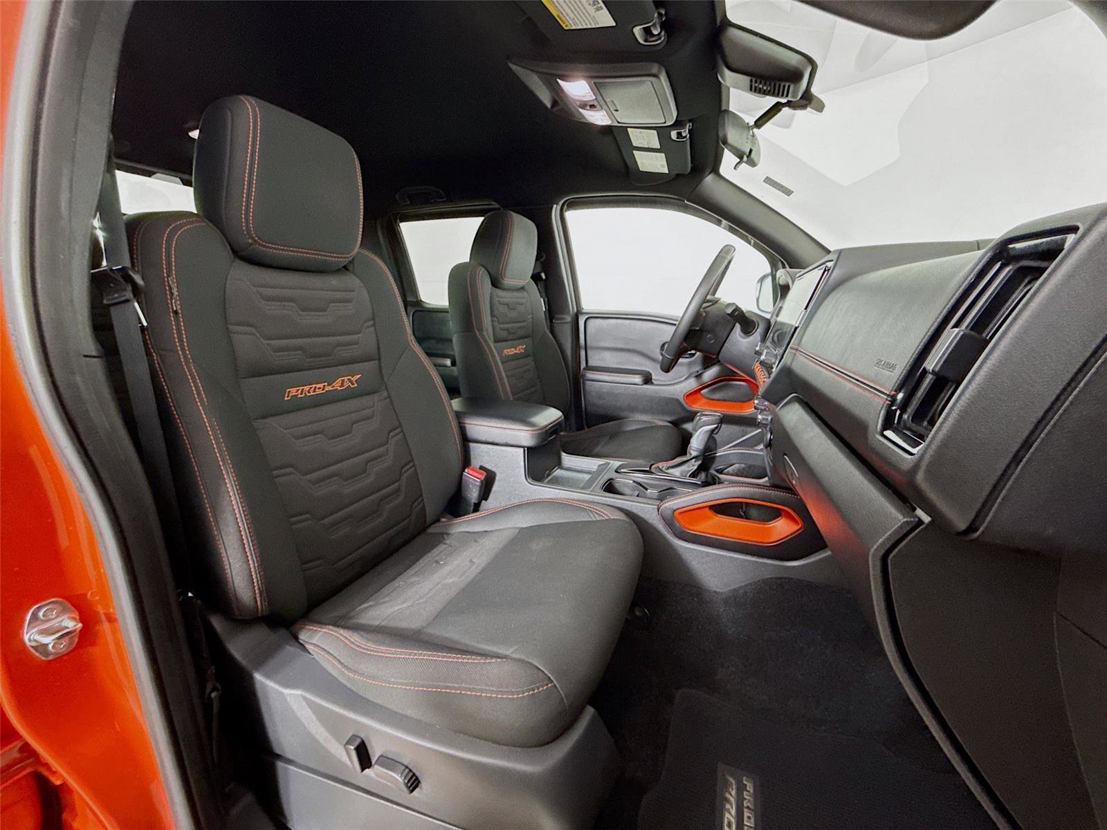 Used 2025 Nissan Frontier PRO-4X image 25