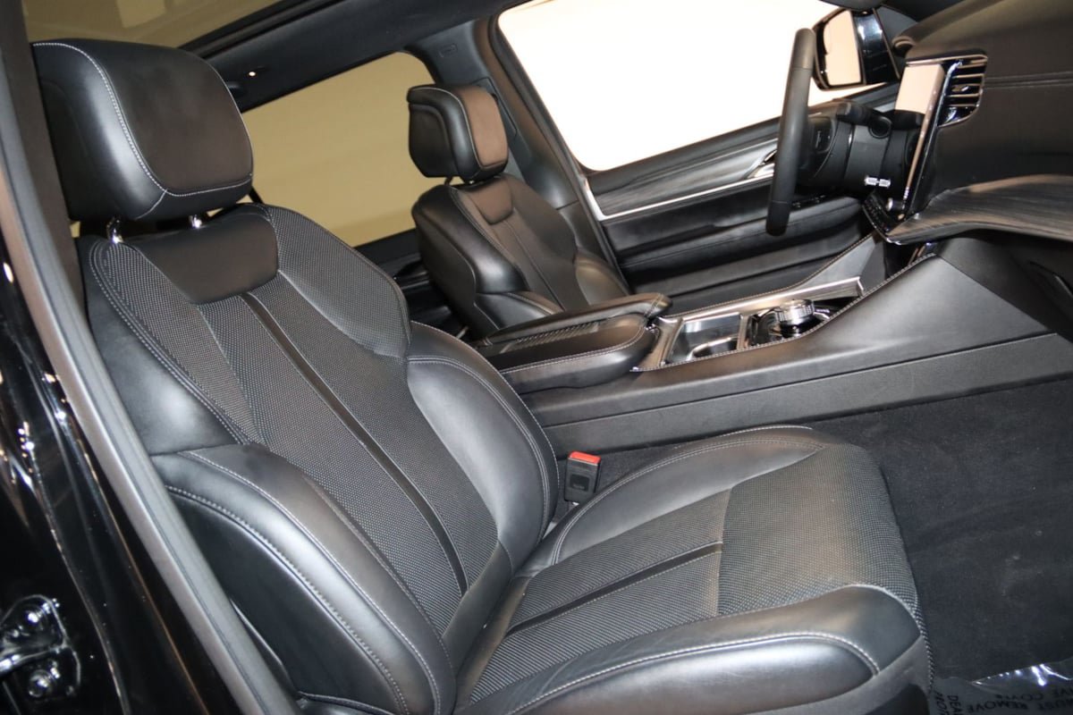 Used 2023 Jeep Wagoneer L Series II w/ Premium Group I AWD/4WD image 60