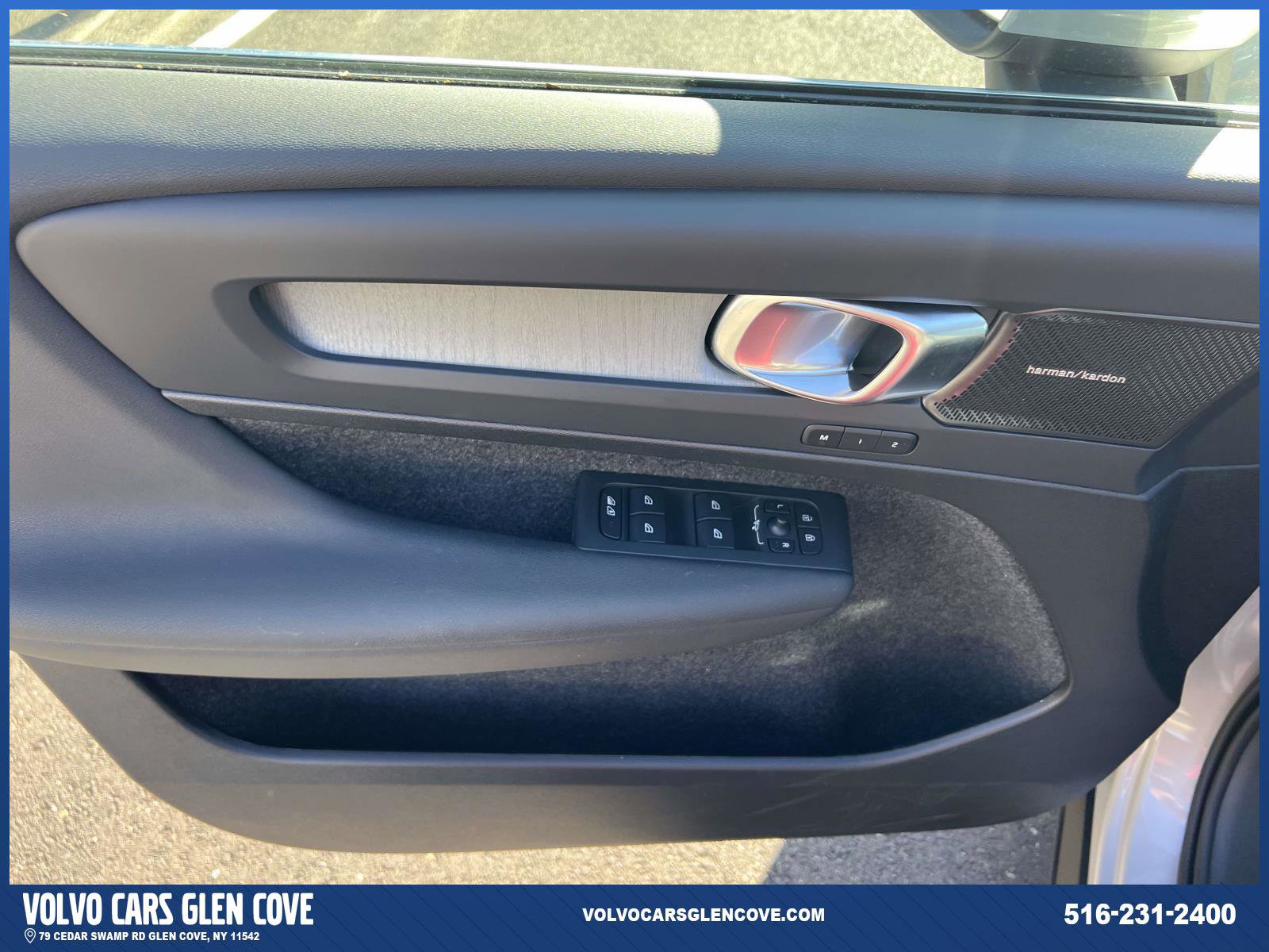 Used 2025 Volvo XC40 B5 Ultra w/ Protection Package Premier image 15