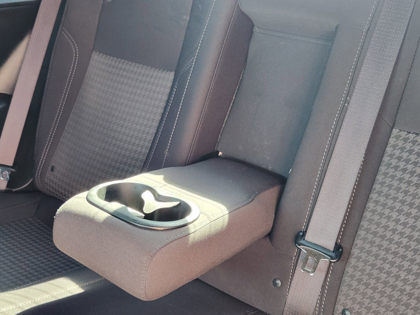 Used 2019 Dodge Challenger SXT image 31