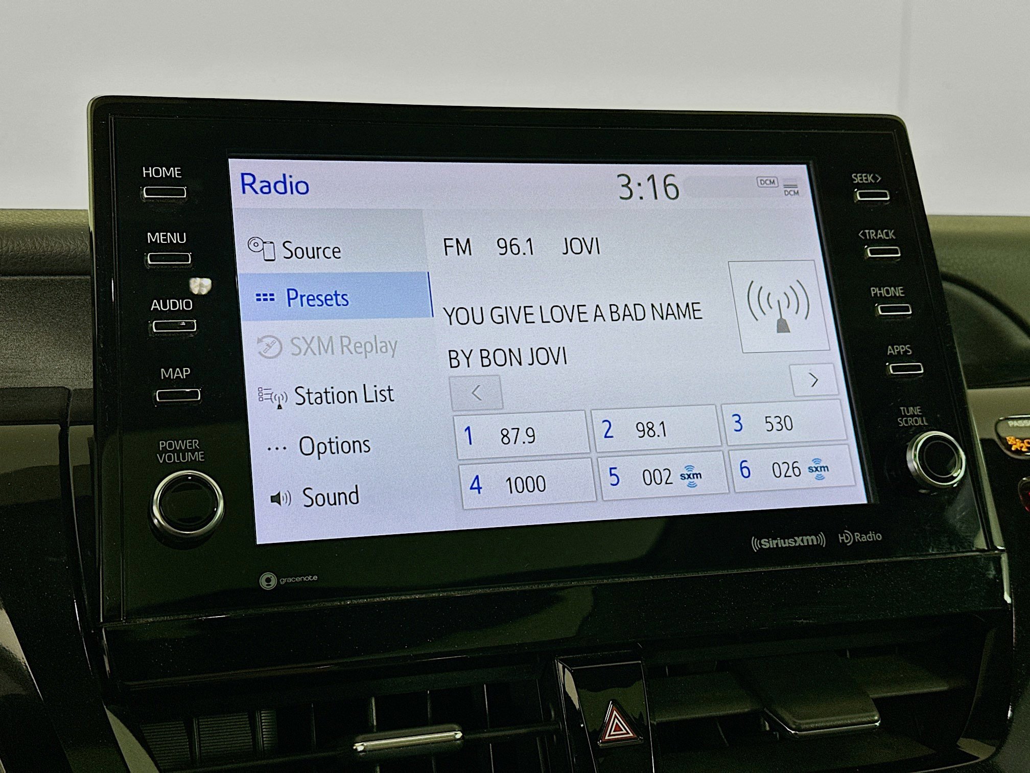 Used 2021 Toyota Camry XLE image 21