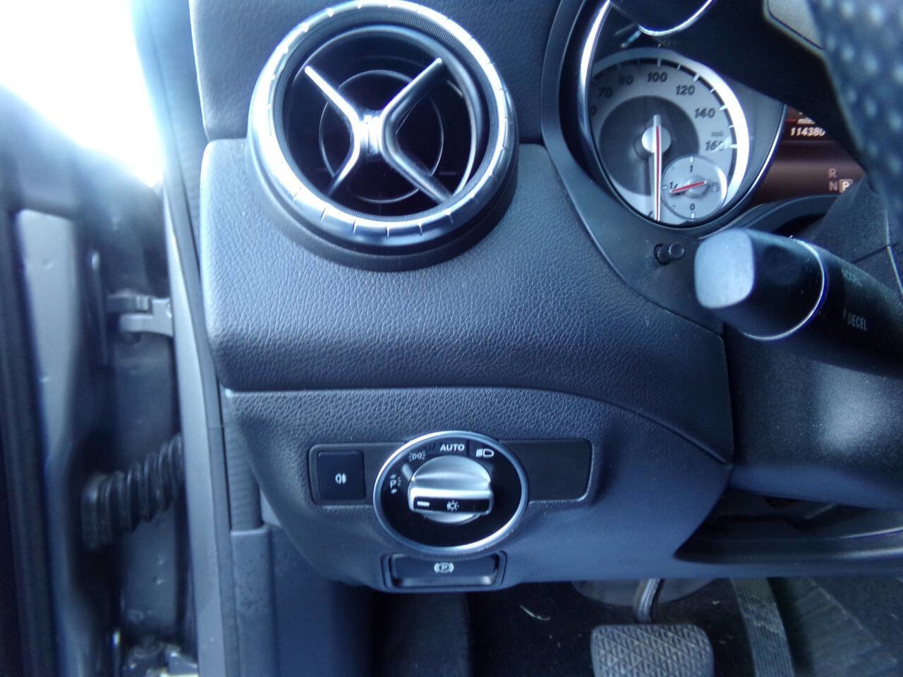 Used 2014 Mercedes-Benz CLA 250 image 18