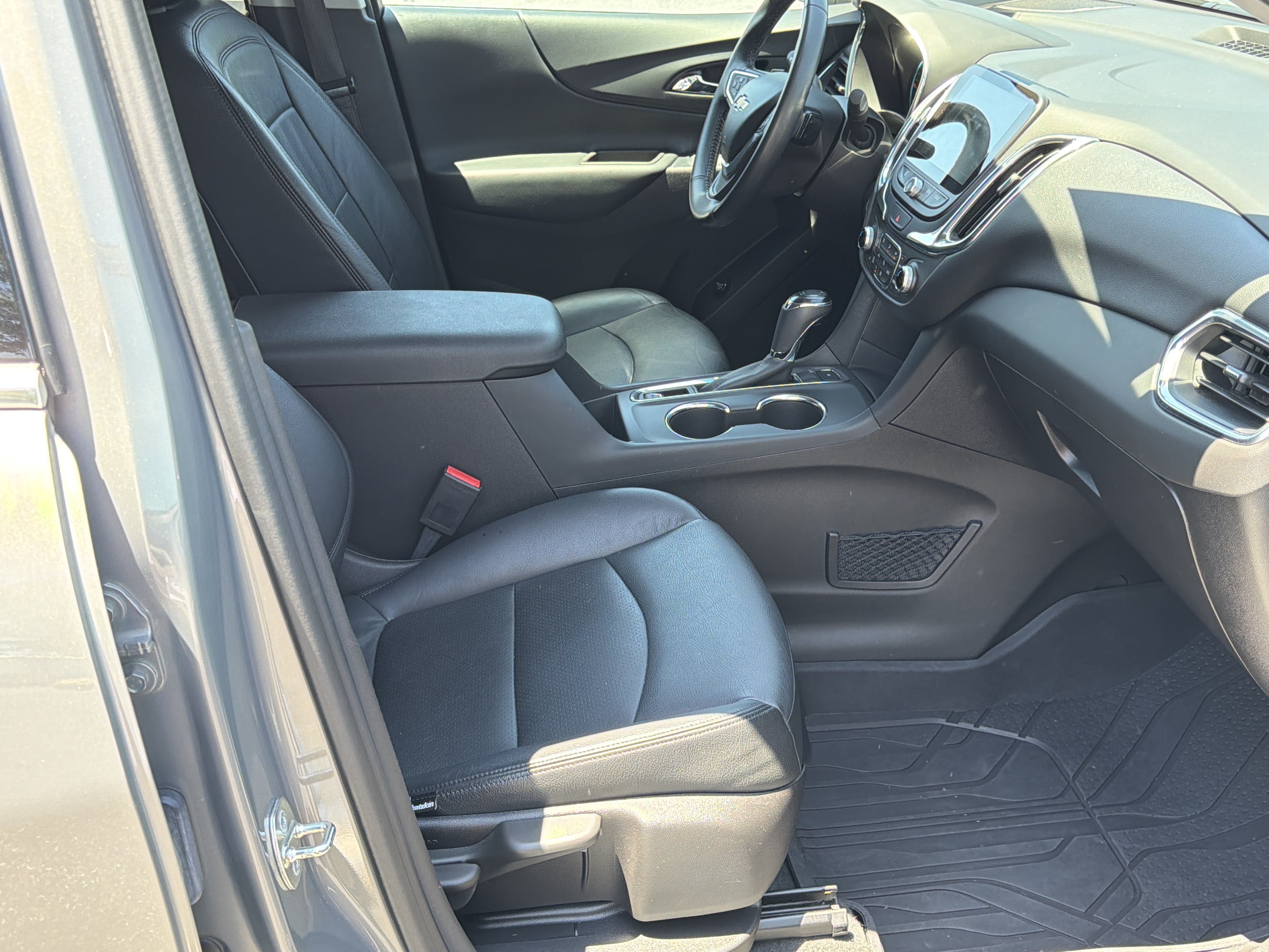 Used 2018 Chevrolet Equinox LT FWD image 13