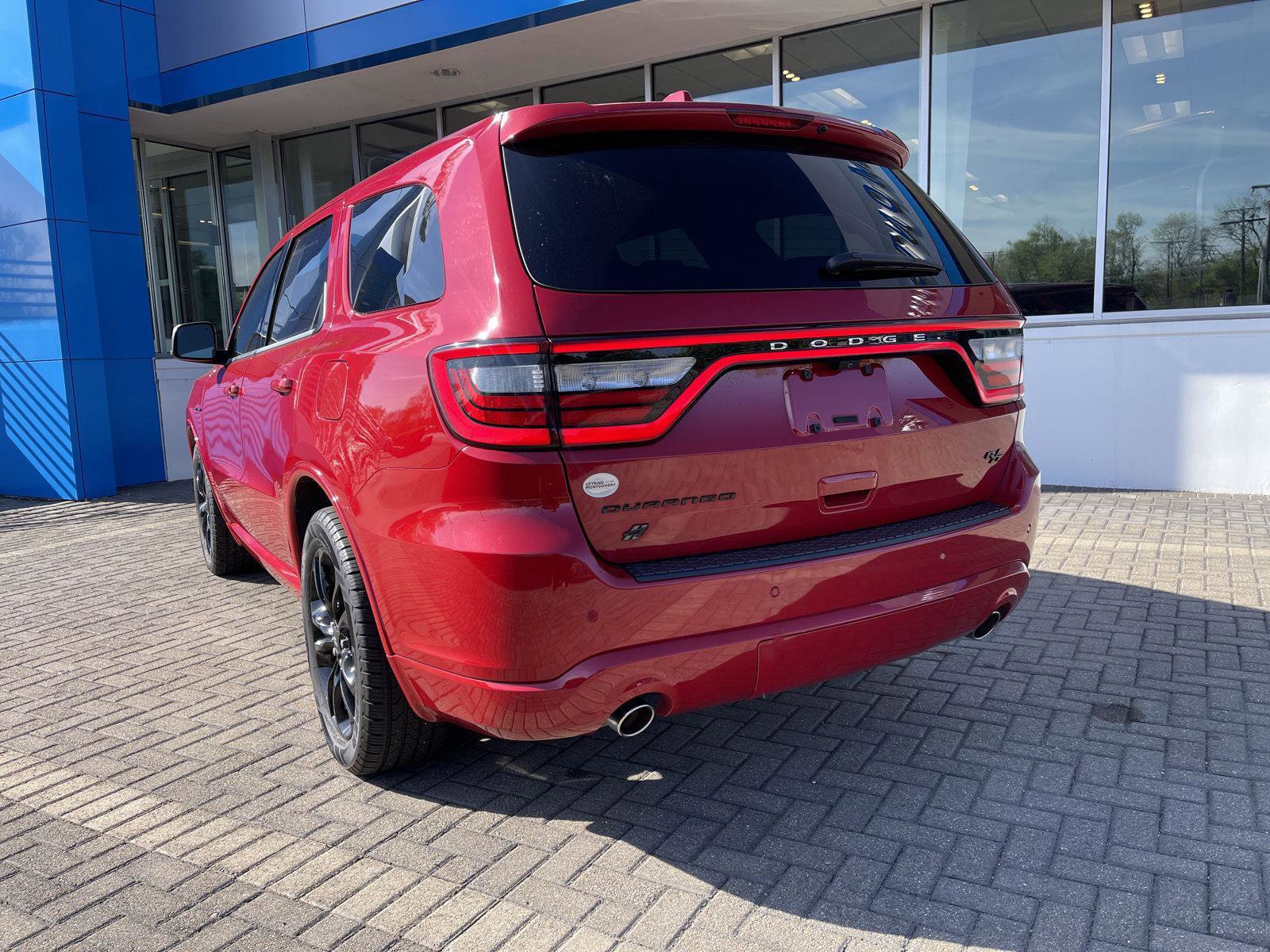 Used 2020 Dodge Durango R/T w/ Blacktop Package AWD/4WD image 3