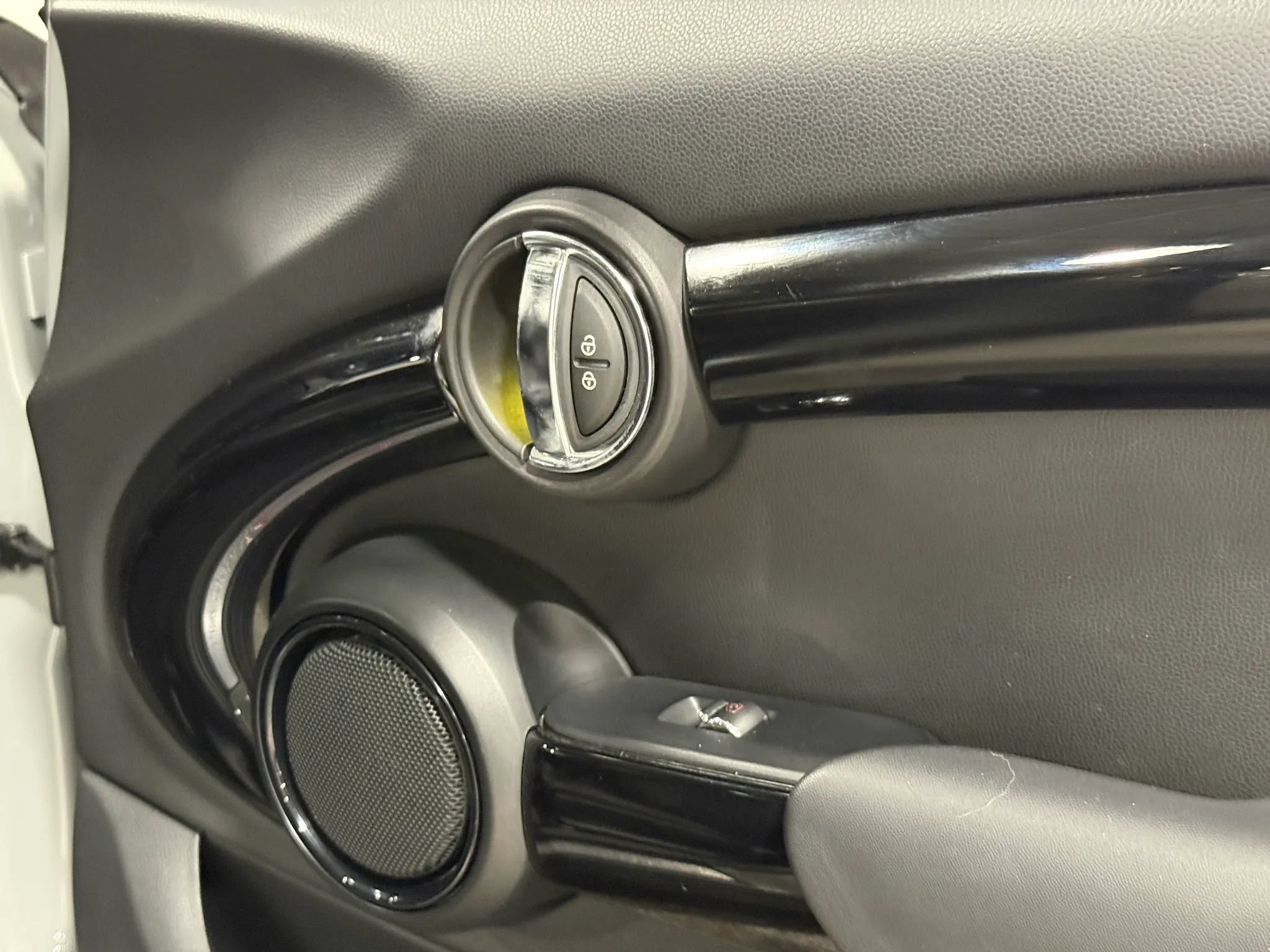 Used 2019 MINI Cooper S w/ Signature Upholstery Package FWD image 43