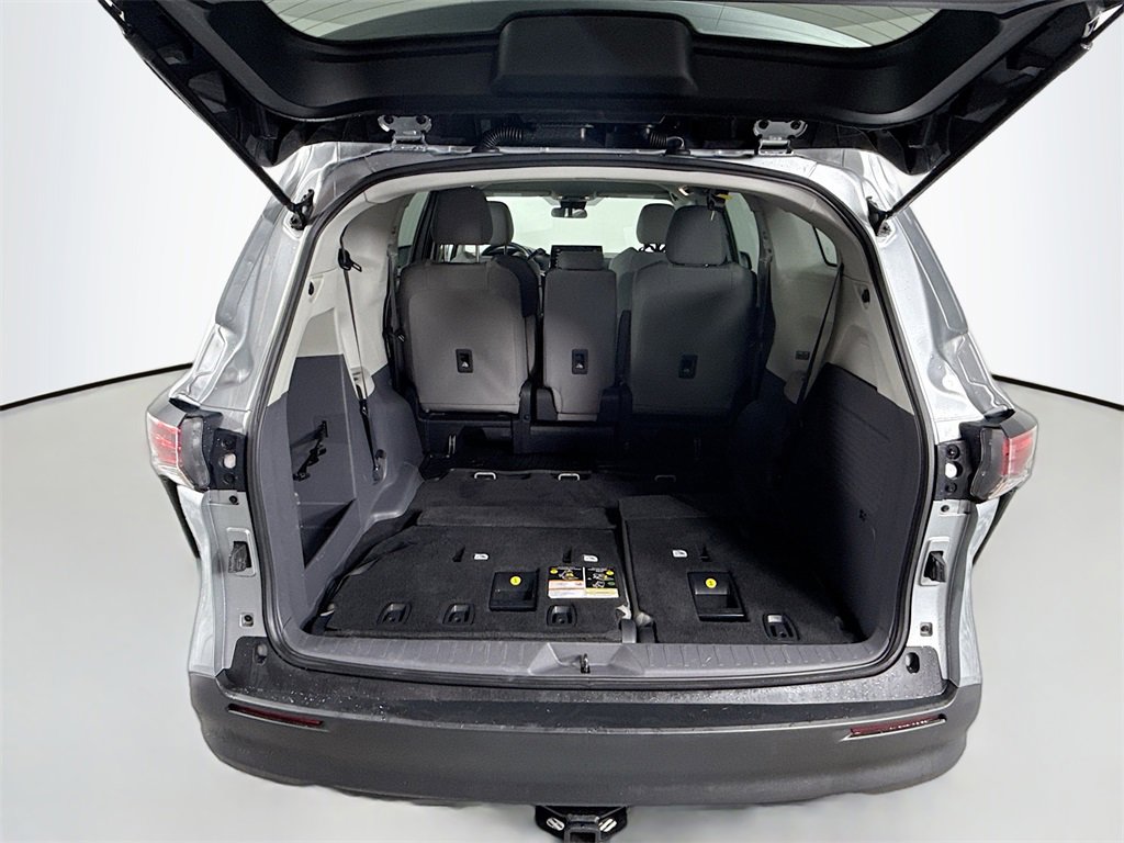 Used 2022 Toyota Sienna LE image 25