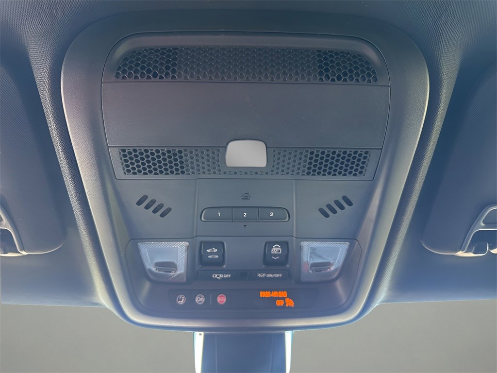 Used 2025 Cadillac XT5 Premium Luxury image 33