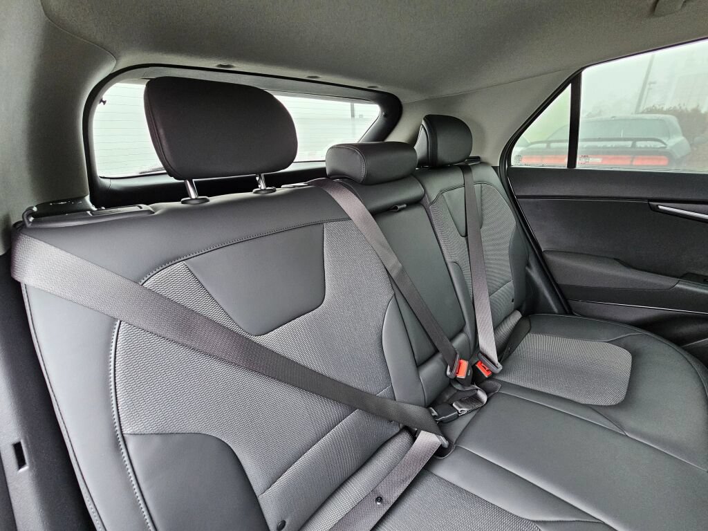 Certified 2023 Kia Niro Wind w/ Wind Preserve Package FWD image 30