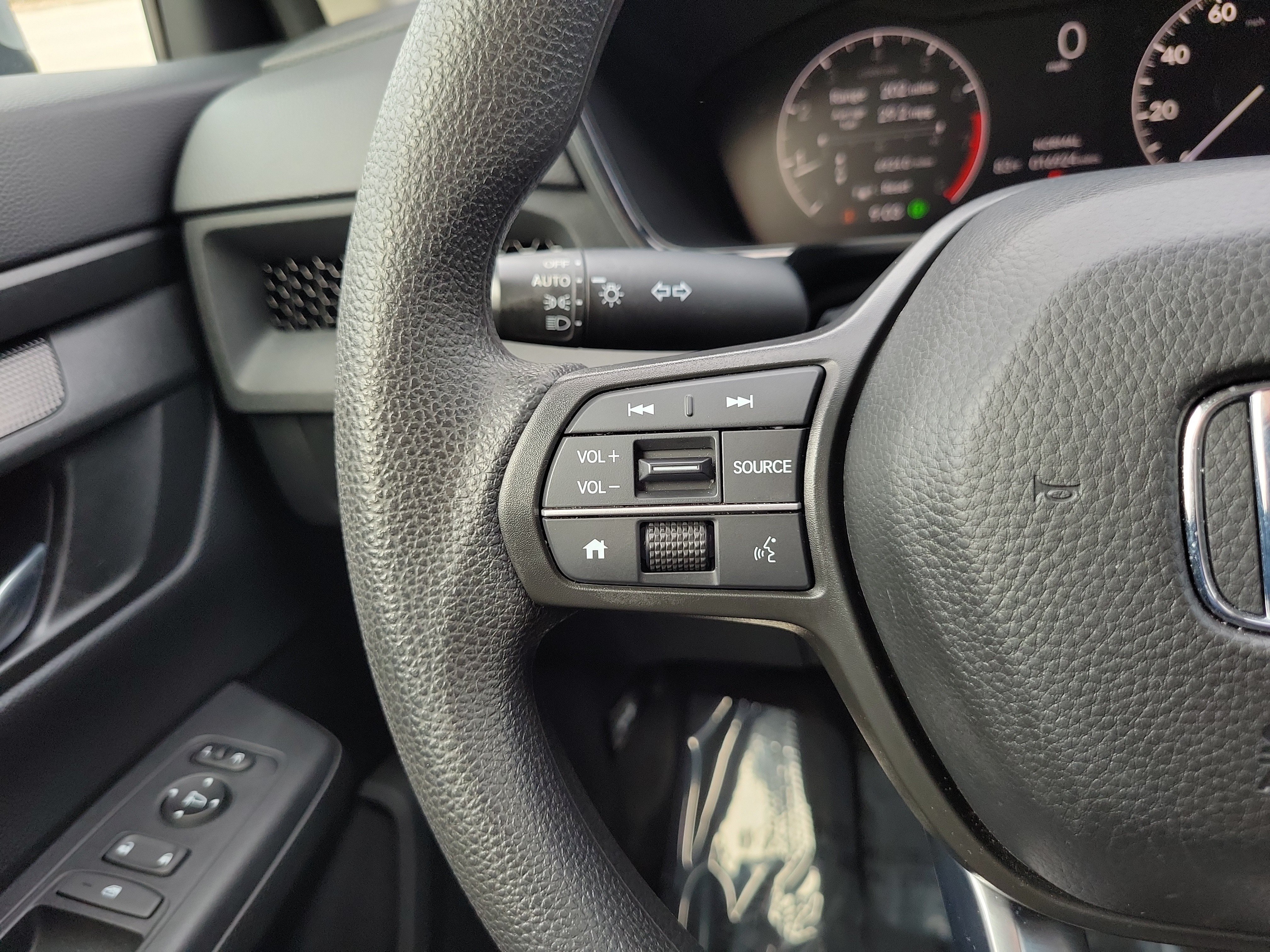 Used 2025 Honda CR-V LX image 18