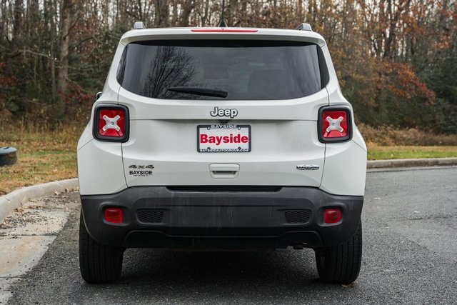 Used 2019 Jeep Renegade Latitude w/ Cold Weather Group image 12
