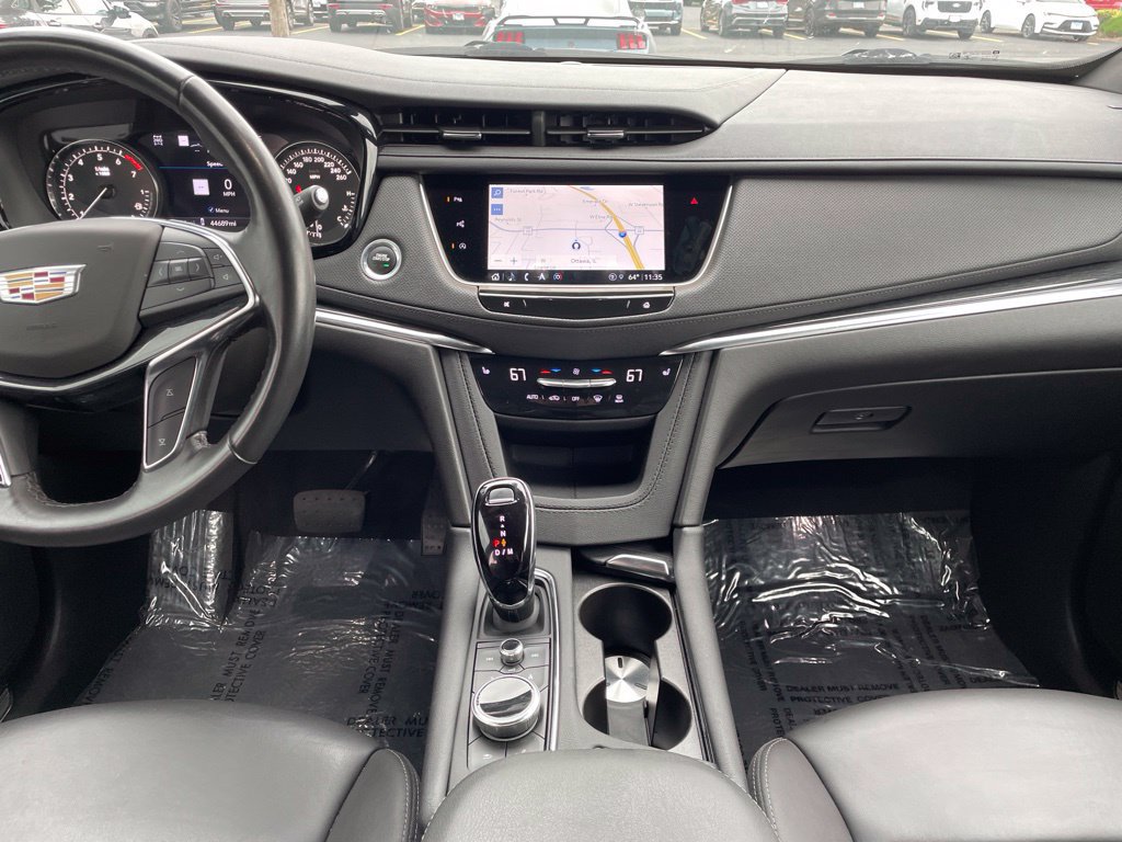 Used 2023 Cadillac XT5 Premium Luxury w/ Technology Package AWD/4WD image 12