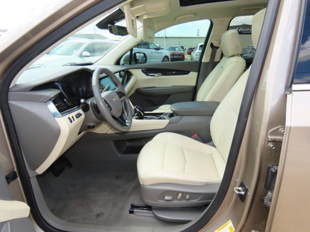 Used 2022 Cadillac XT6 Premium Luxury w/ Technology Package FWD image 24
