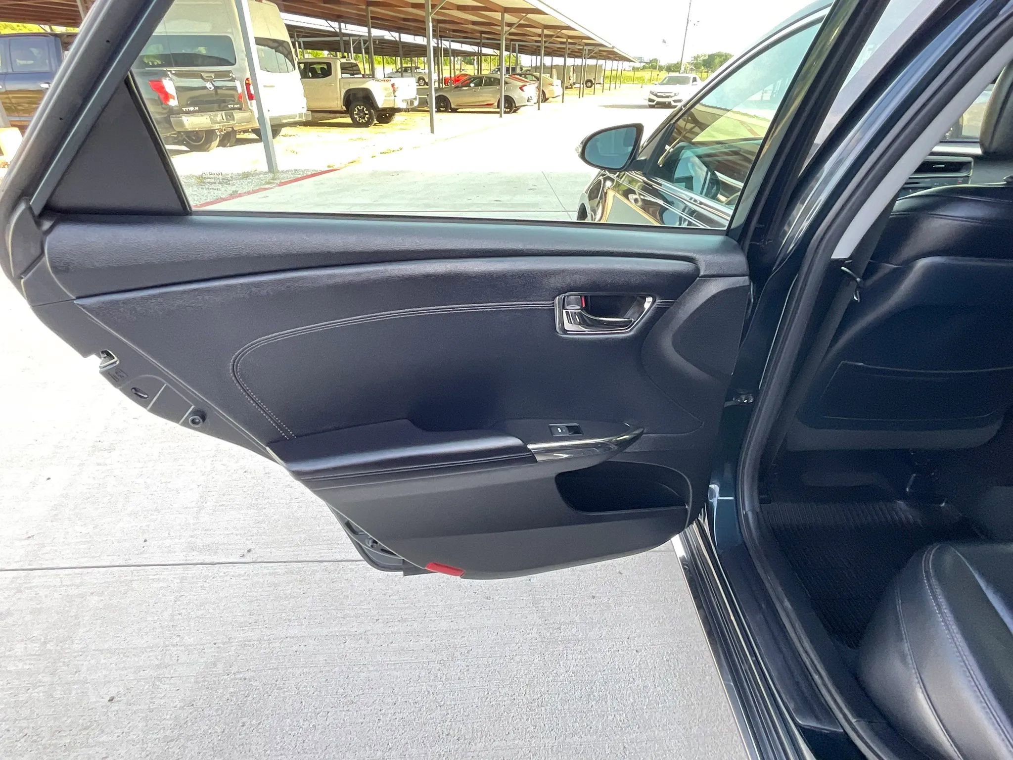 Used 2017 Toyota Avalon XLE Premium w/ All Weather Liner Package FWD image 27