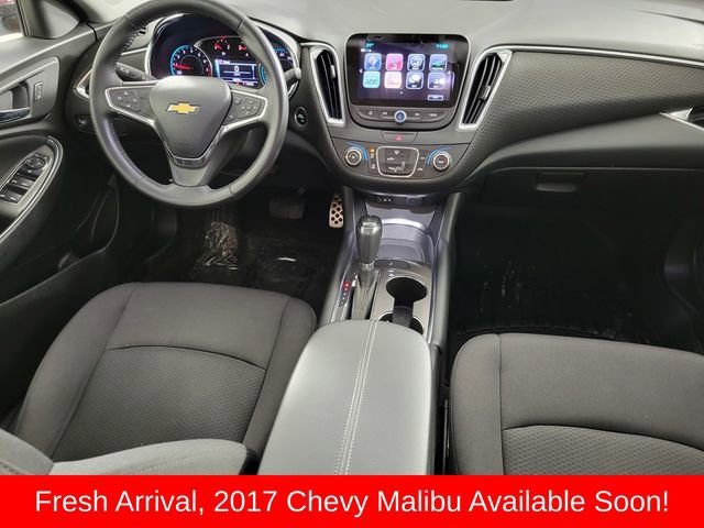 Used 2017 Chevrolet Malibu LT image 34
