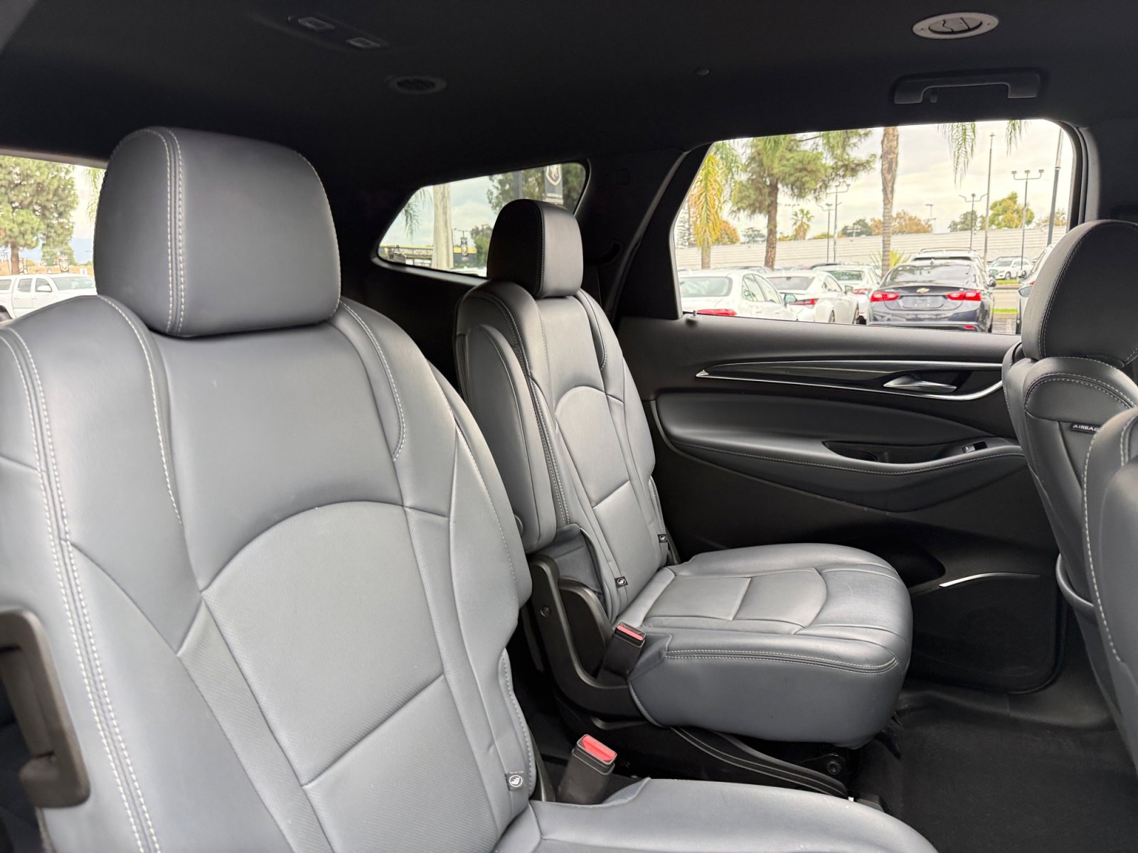 Used 2024 Buick Enclave Premium image 20
