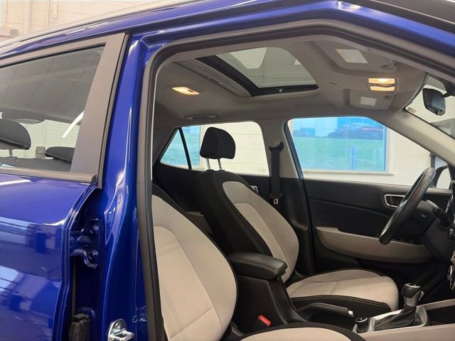 Used 2025 Hyundai Venue SEL image 44