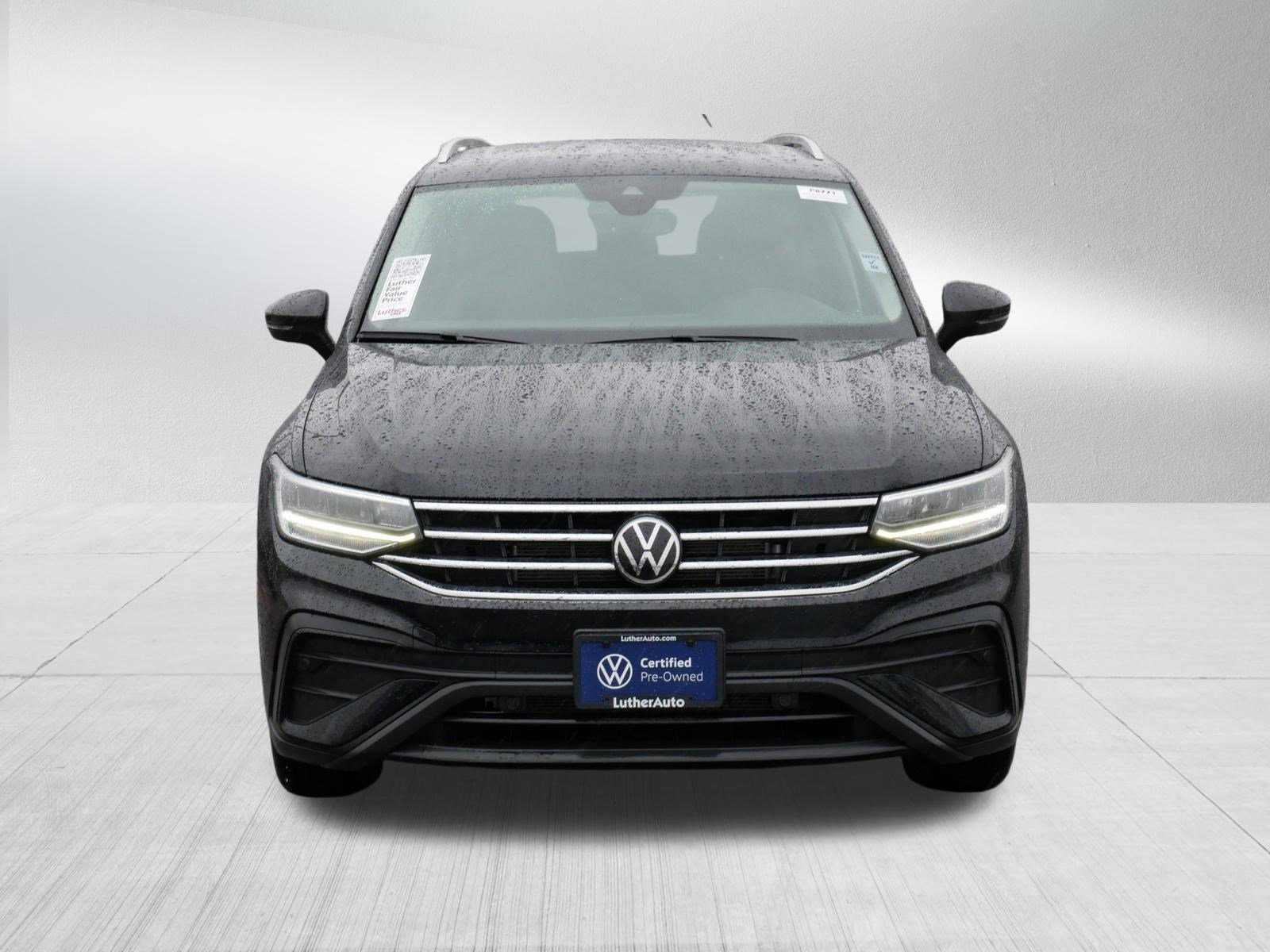 Certified 2022 Volkswagen Tiguan SE w/ Panoramic Sunroof Package image 2