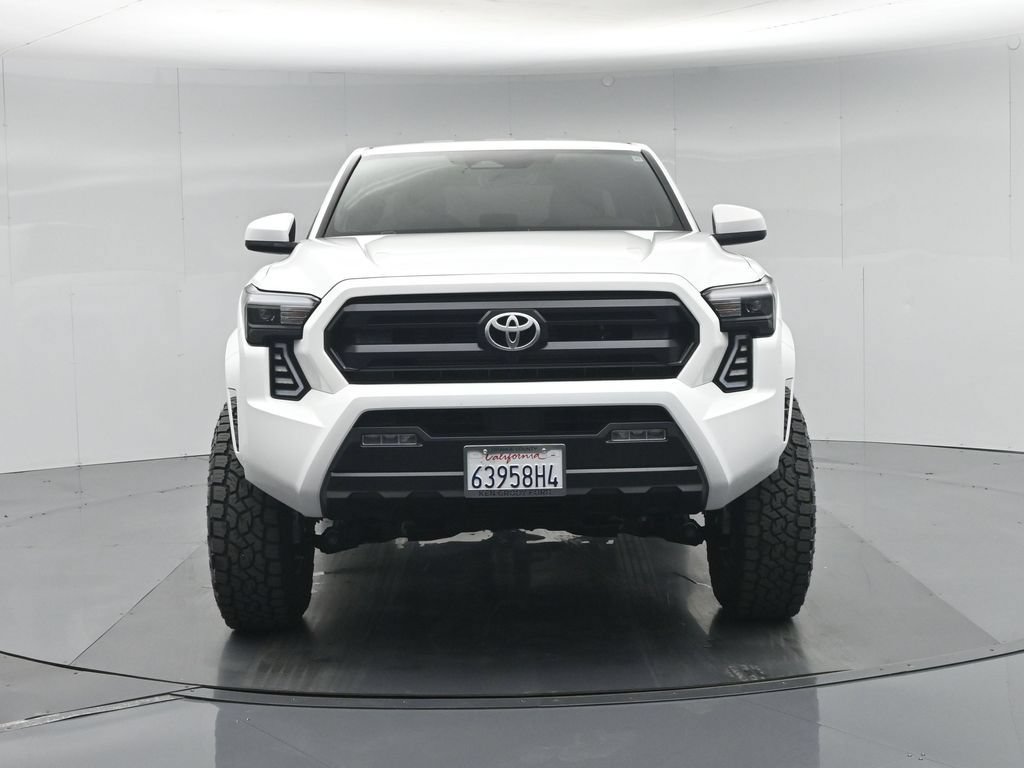 Used 2025 Toyota Tacoma SR5 AWD/4WD image 25