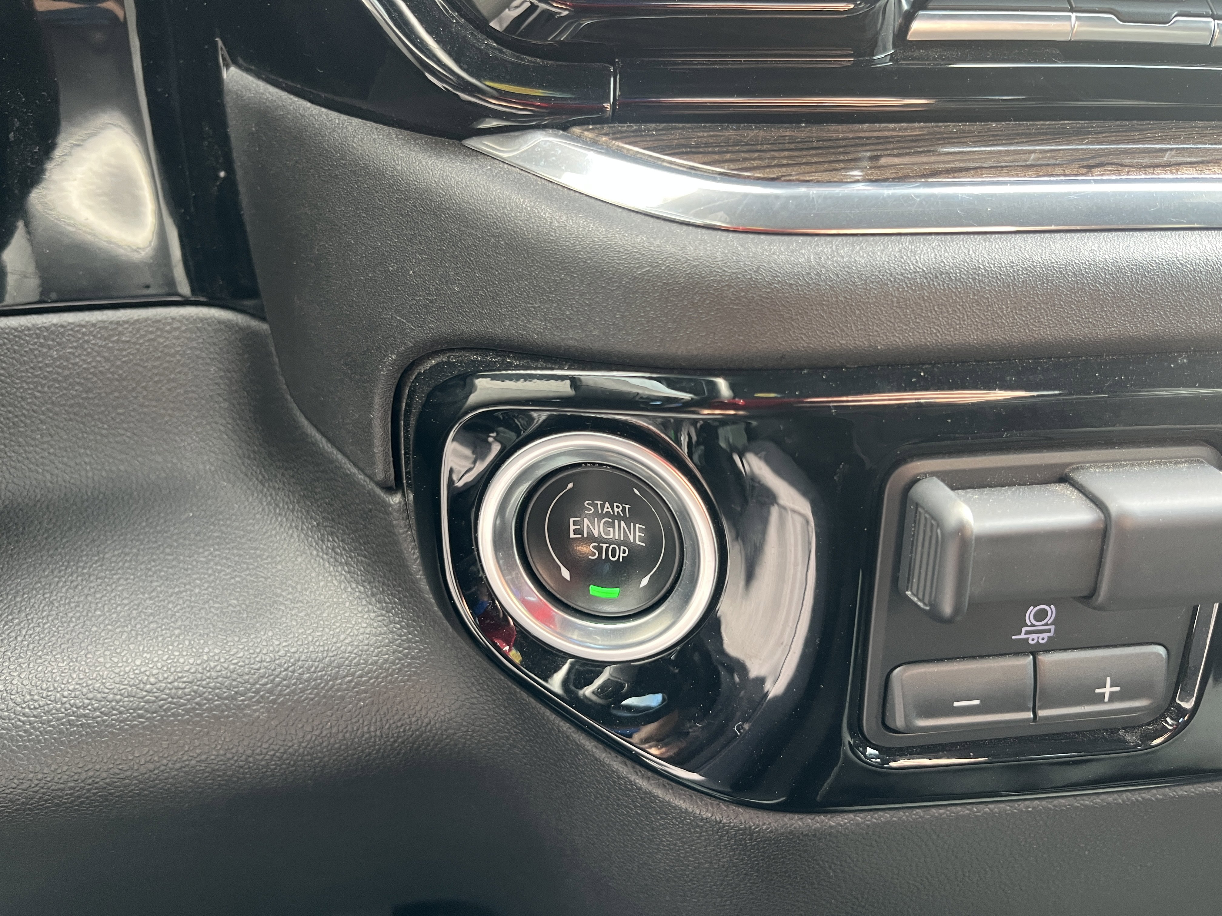 Used 2025 Chevrolet Silverado 1500 LT image 21