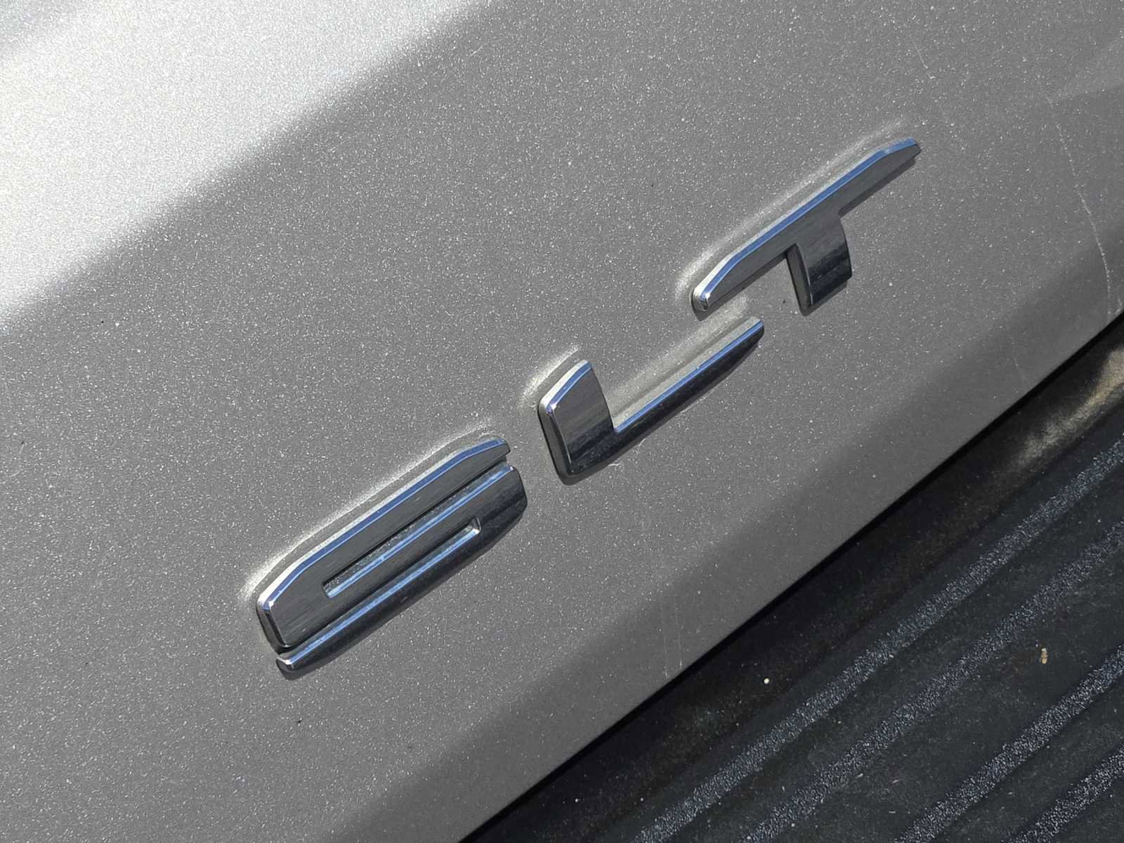 Used 2021 GMC Yukon SLT w/ Rear Media and Nav Package image 11
