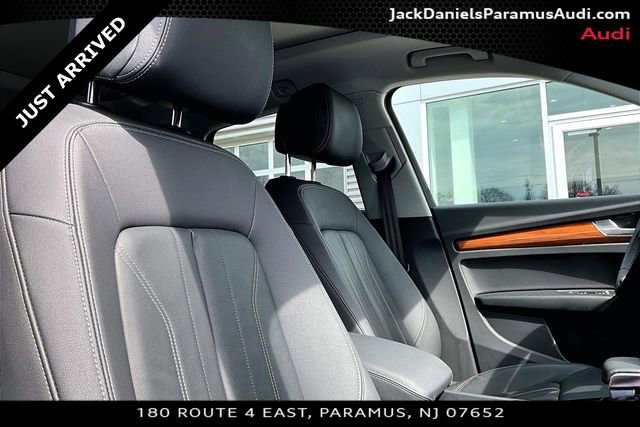 Used 2023 Audi Q5 2.0T Premium w/ Convenience Package image 7