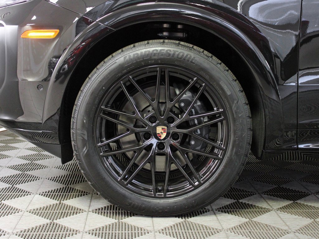 New 2026 Porsche Cayenne Coupe image 38