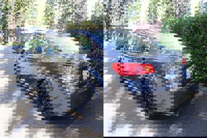 Used 2011 Subaru Legacy 2.5i Premium w/ All-Weather Pkg AWD/4WD image 4