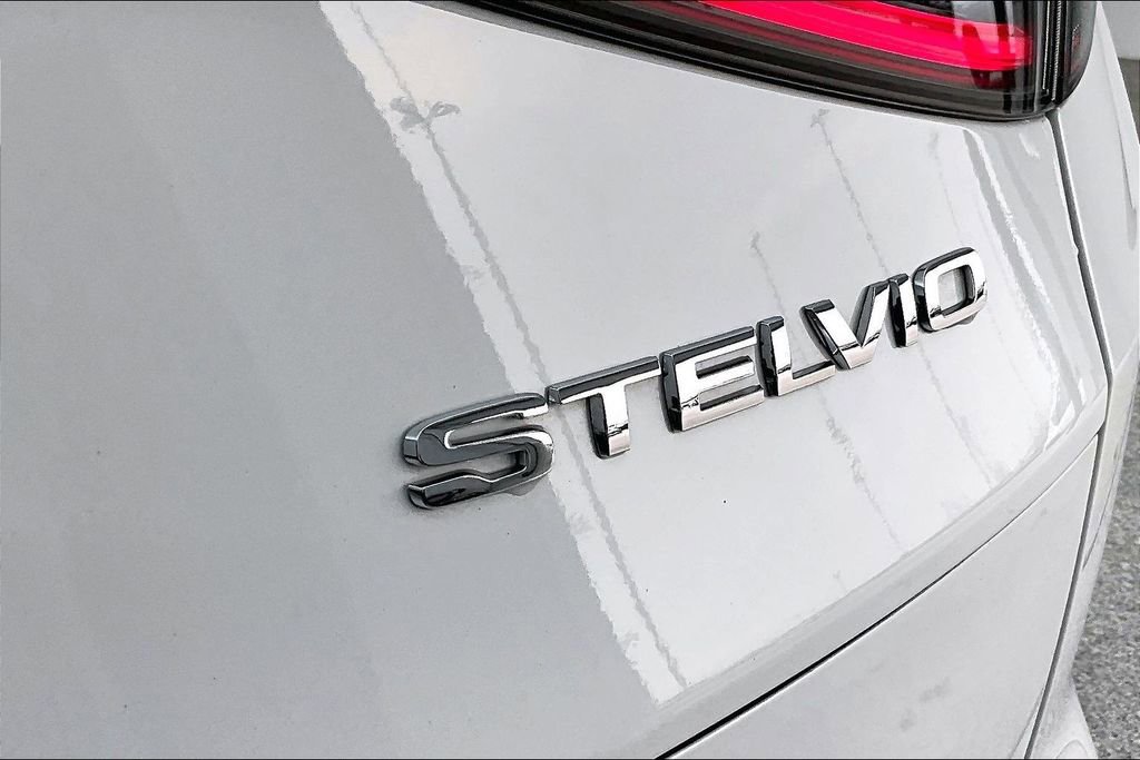 Used 2025 Alfa Romeo Stelvio Sprint w/ Veloce Package image 42