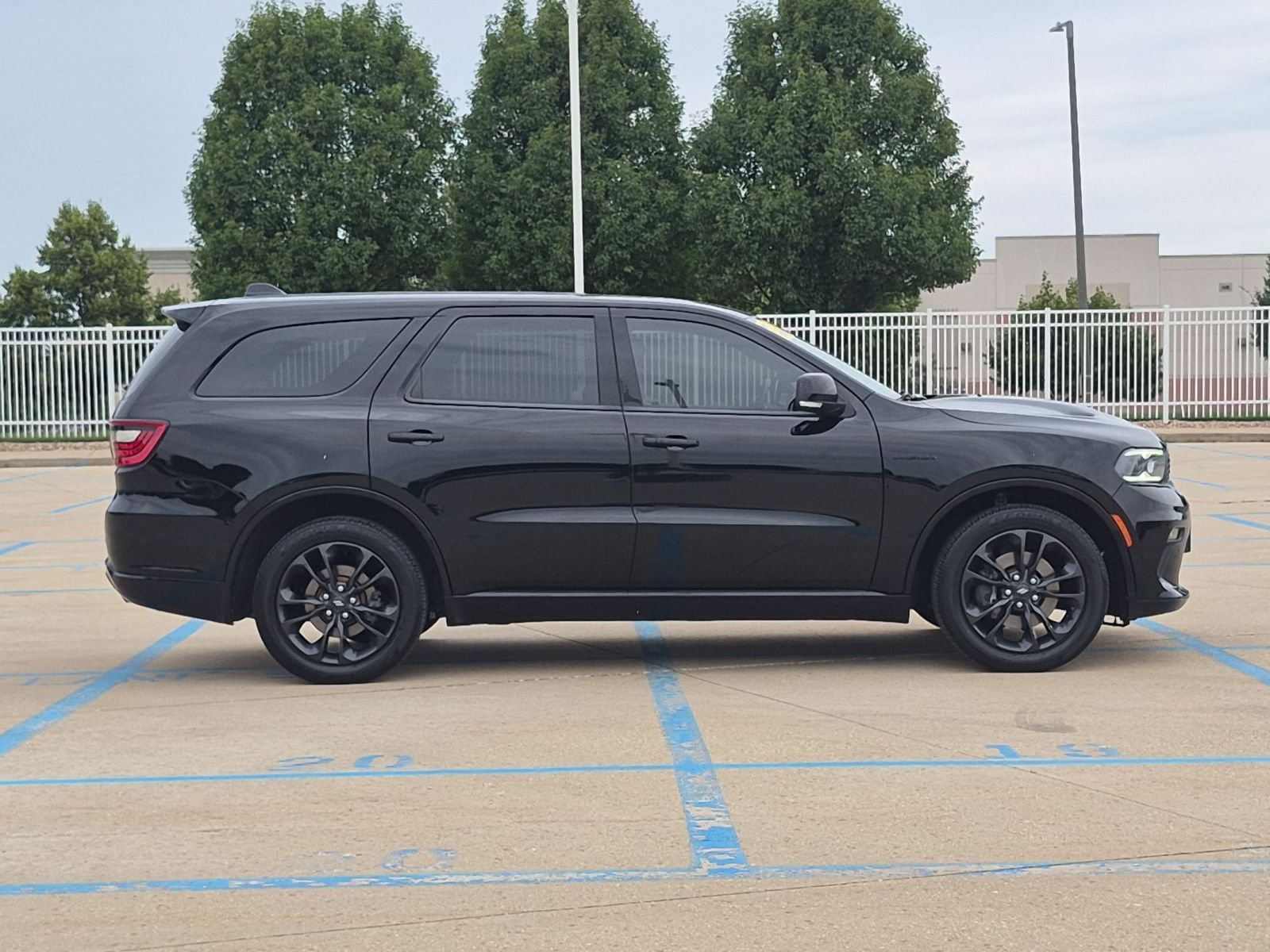 Used 2021 Dodge Durango R/T w/ Blacktop Package AWD/4WD image 5