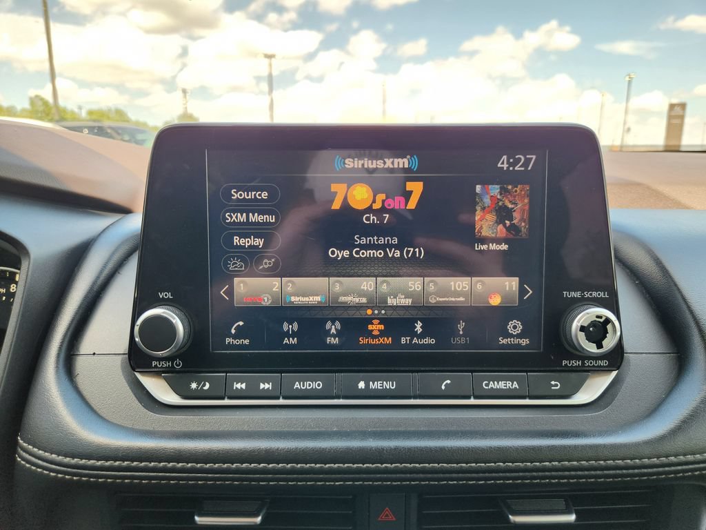 Used 2023 Nissan Rogue SV FWD image 16