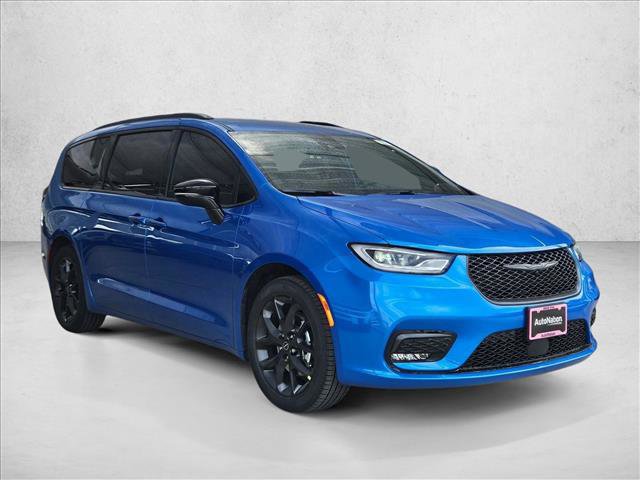 New 2026 Chrysler Pacifica Select w/ S Appearance Package FWD image 7