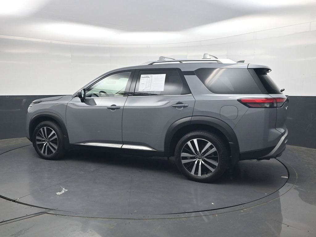 Certified 2025 Nissan Pathfinder Platinum w/ Cargo Package AWD/4WD image 8