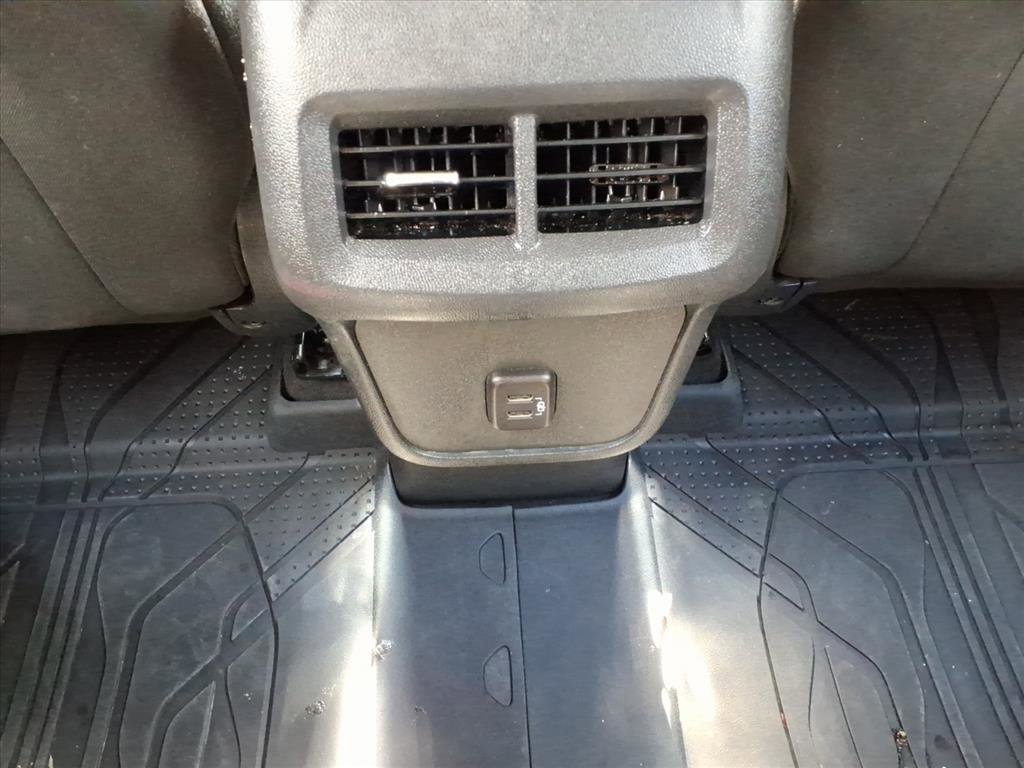 Used 2023 Chevrolet Equinox LT image 20