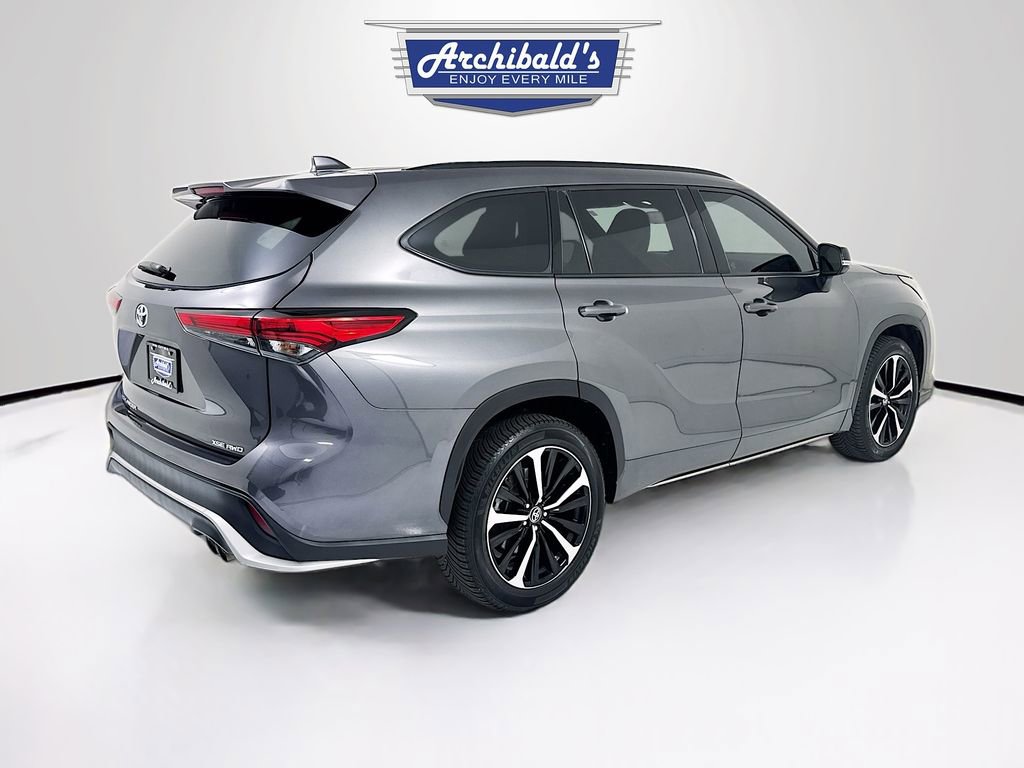 Used 2022 Toyota Highlander XSE AWD/4WD image 7