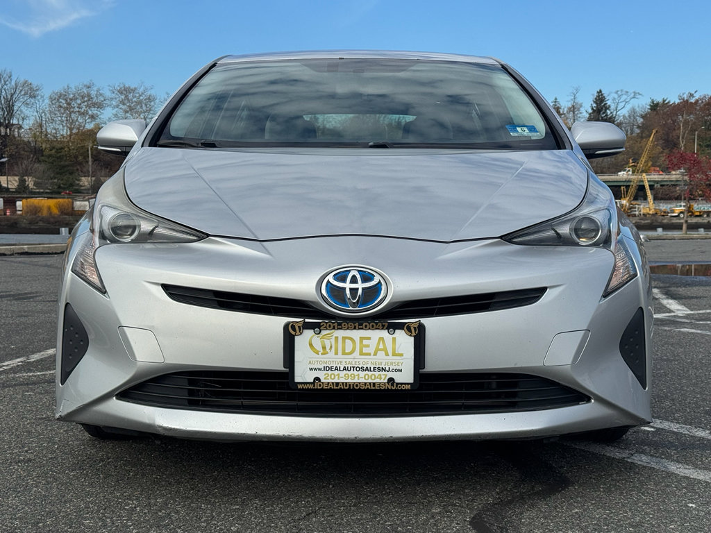 Used 2016 Toyota Prius image 2