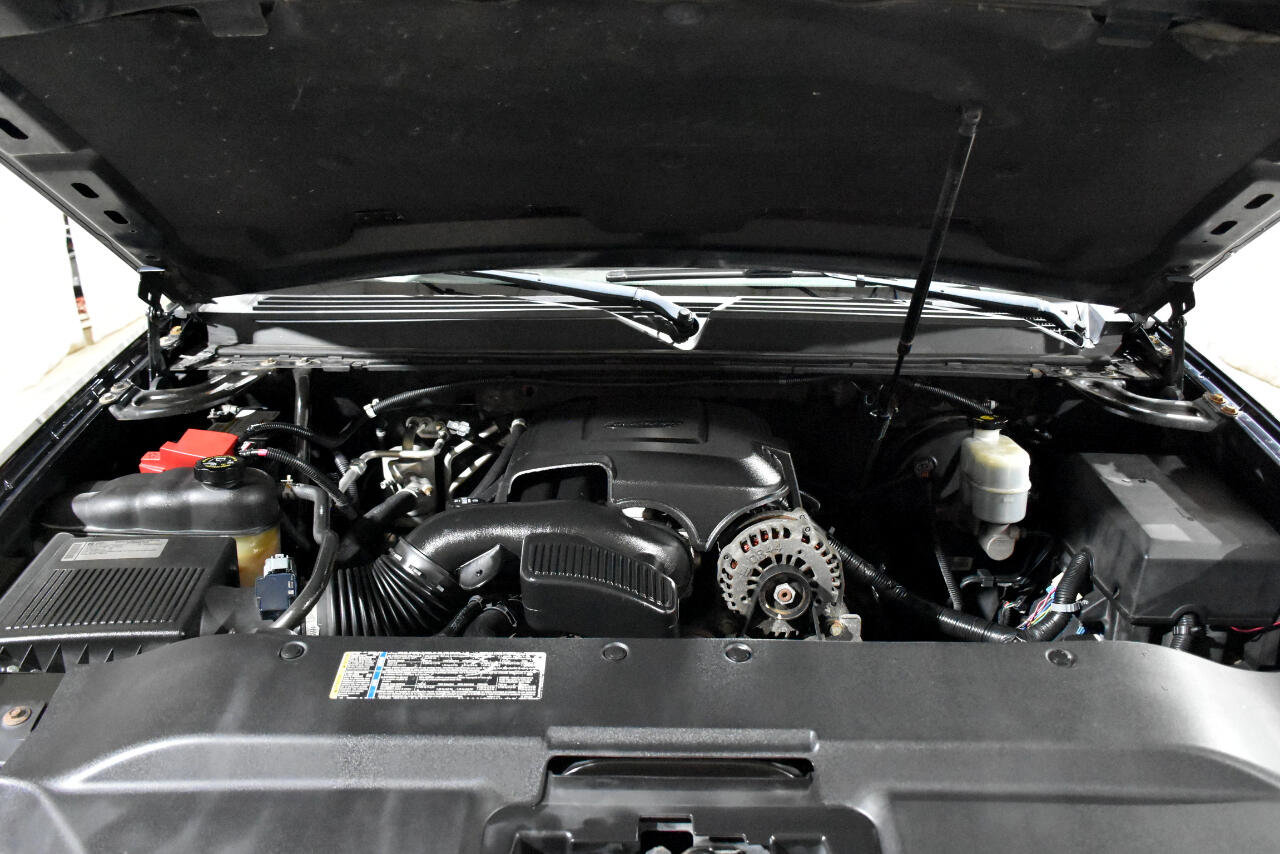 Used 2010 Cadillac Escalade ESV Premium image 8