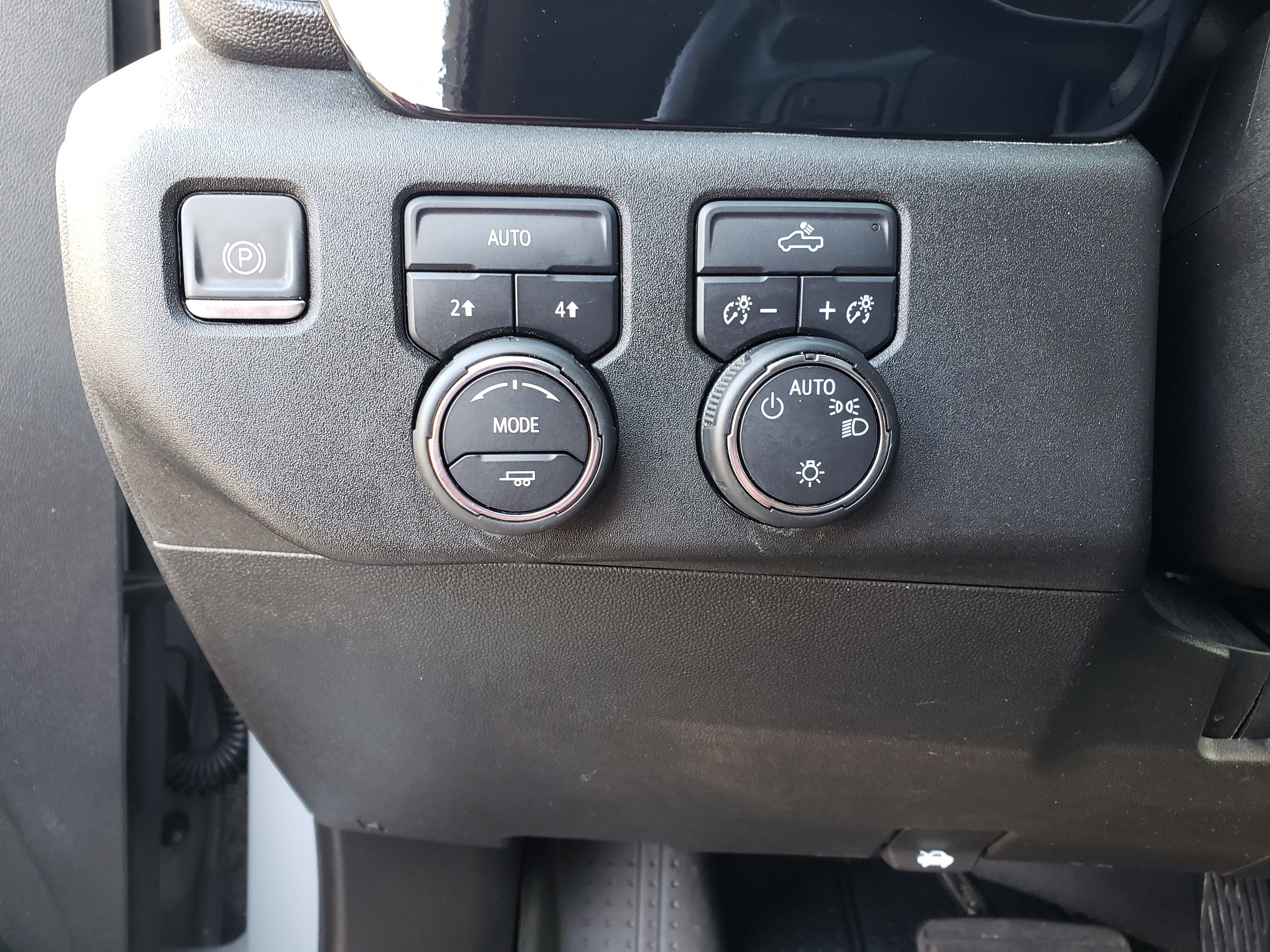 Used 2024 Chevrolet Silverado 1500 LT w/ Protection Package image 13