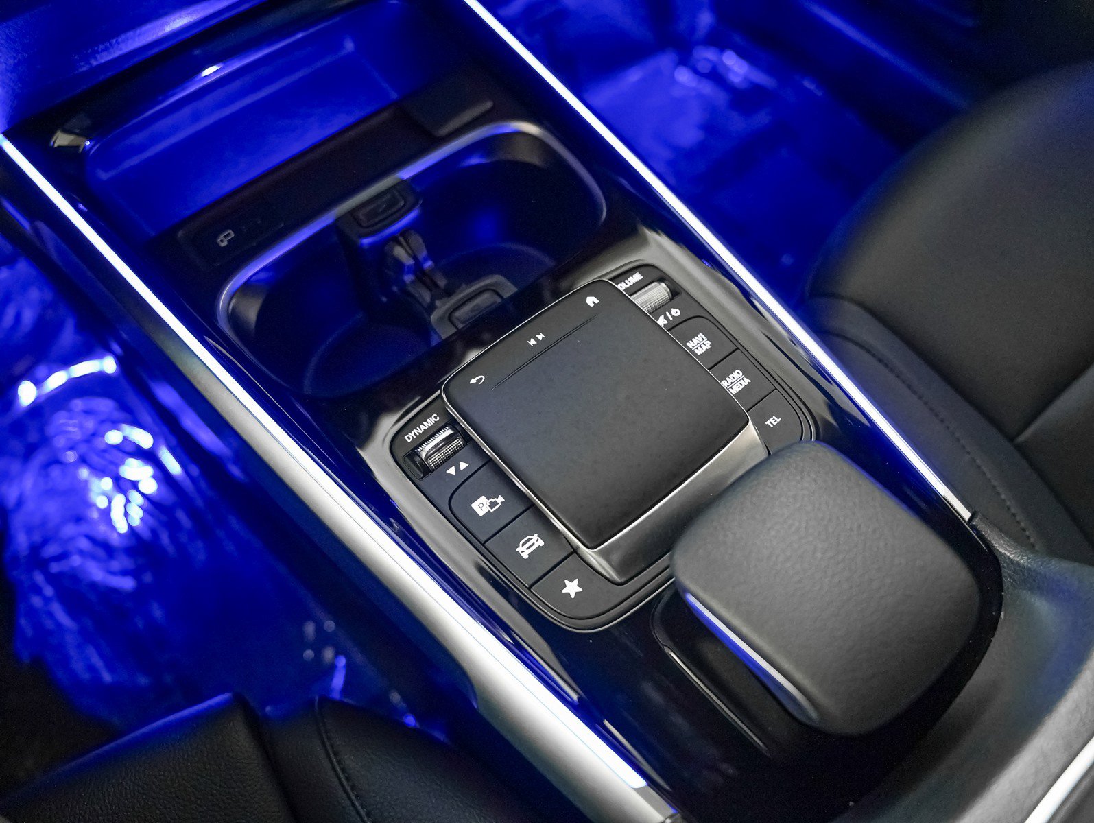 Certified 2022 Mercedes-Benz GLB 250 w/ Premium Package Lite image 19