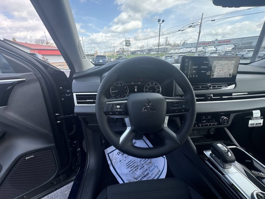 New 2026 Mitsubishi Outlander SE AWD/4WD image 11