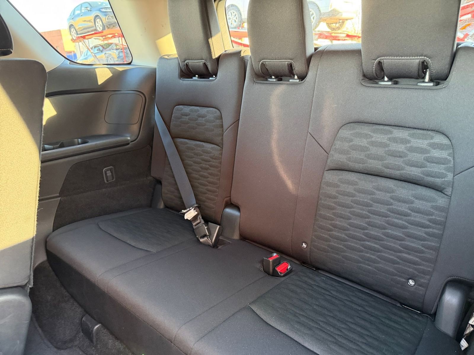 Used 2025 Nissan Pathfinder SV image 31