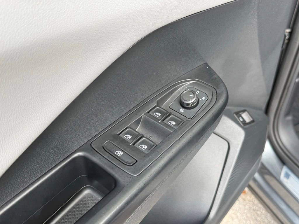 Used 2023 Volkswagen Taos SE w/ Panoramic Sunroof Package image 29