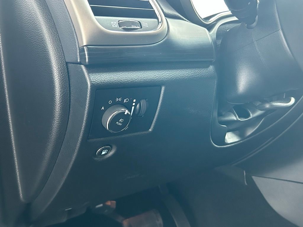 Used 2019 Jeep Grand Cherokee Laredo image 39