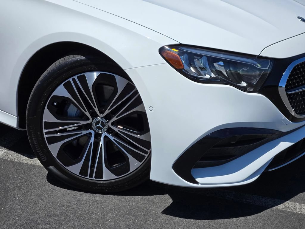 Used 2025 Mercedes-Benz E 350 4MATIC Sedan image 9