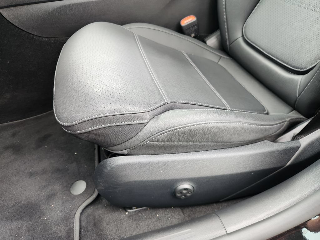 Certified 2025 Mercedes-Benz C 300 4MATIC Sedan image 16