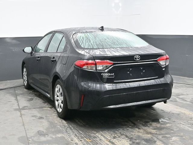 Used 2023 Toyota Corolla LE FWD image 5