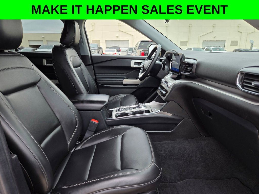 Used 2022 Ford Explorer XLT w/ Equipment Group 202A AWD/4WD image 27